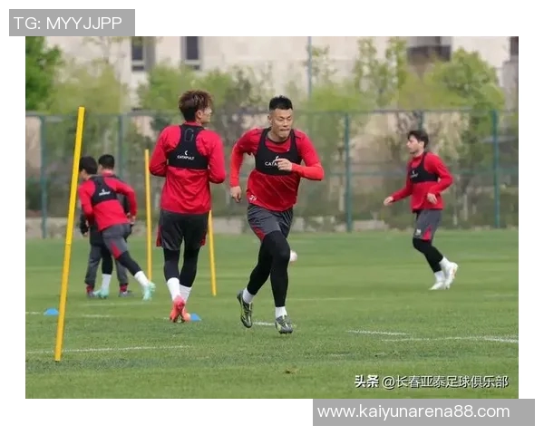 亚泰新任主帅阎峰上任43岁球队名宿力争完成准入首批目标