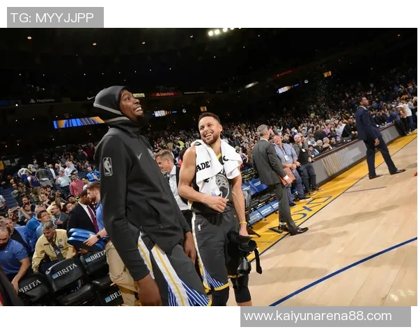 库里晒图热情欢迎新队友兄弟同框合影期待成真瞬间